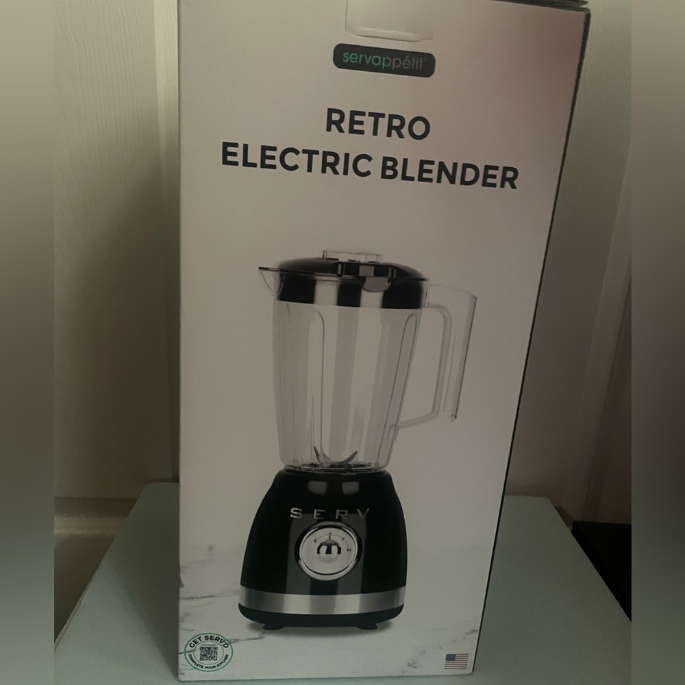 New retro style electric blender